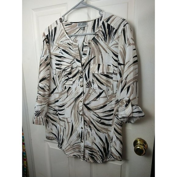 JM Collection Women's V Neck Flap Pocket 3/4 Tab Sleeve Button Shirt. Size M - Picture 2 of 15